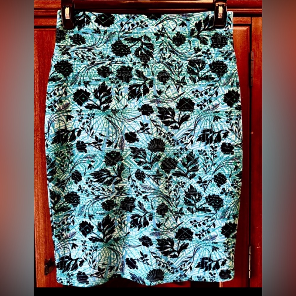 LuLaRoe Cassie Blue w/Dark Blue & Green Floral Knee-Length Pencil Skirt sz Med
